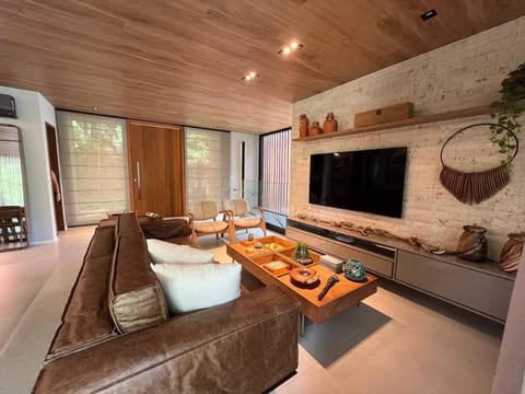 Communal lounge/ TV room, TV and multimedia, Living room, Seating area