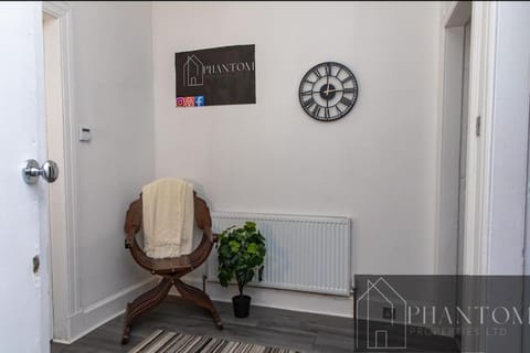 Complex Suite Apartment in Glasgow