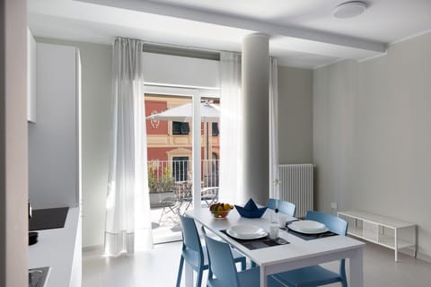 View (from property/room), Balcony/Terrace, Living room, Seating area, Dining area, air conditioner