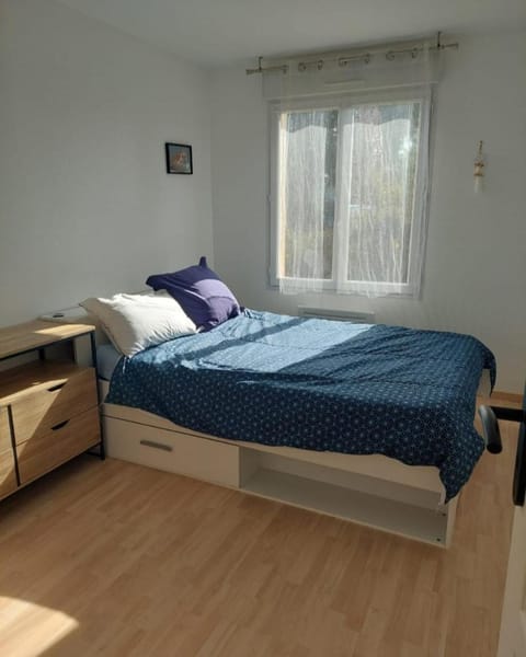 Maison d'hôtes avec jardin 3 chambres pour 7 à 45 min circuit 24h du Mans House in Centre-Val de Loire