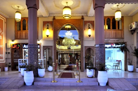 Facade/entrance