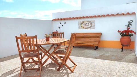 Patio, Day, Balcony/Terrace, Dining area, Inner courtyard view