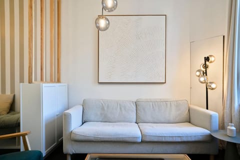 Renovated 3 bedroom house with terrace Bed and Breakfast in Flanders