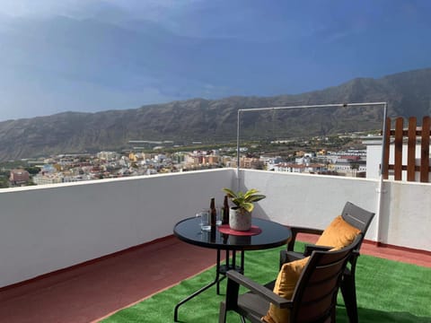 Patio, Day, Natural landscape, View (from property/room), Balcony/Terrace, Mountain view
