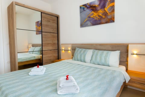 Bed, Photo of the whole room, Bedroom, towels, wardrobe