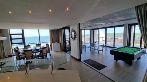 Game Room, Living room
