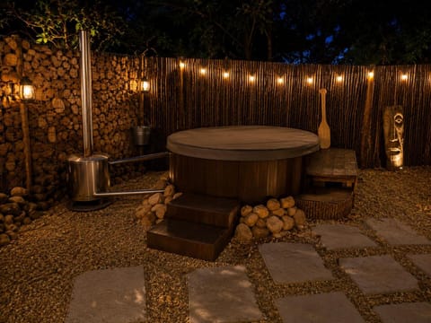 Night, Hot Tub, Hot Tub