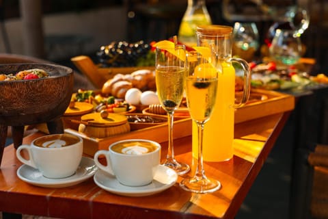 Food and drinks, Food, Drinks