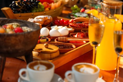 Food and drinks, Food