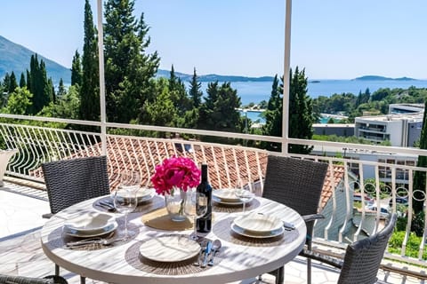 View (from property/room), Balcony/Terrace, Sea view