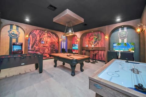 Billiard, Game Room