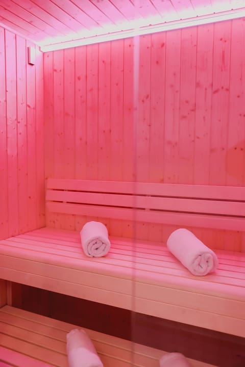 Hôtel Mademoiselle Love hotel in Liège