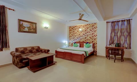 Seating area, Bedroom