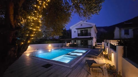 Swimming pool, Swimming pool, sunbed, sunbed