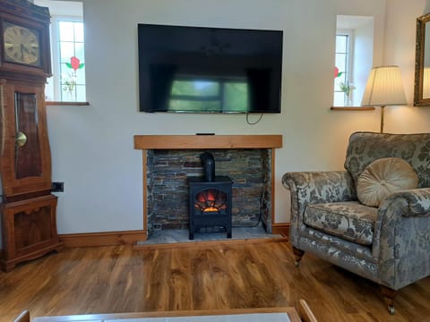 TV and multimedia, Living room, Seating area, flat iron