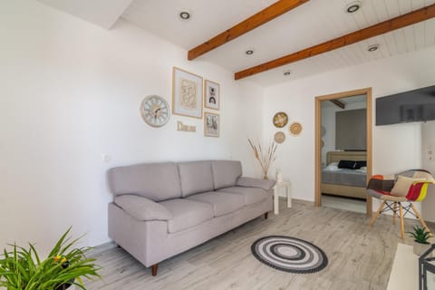 Communal lounge/ TV room, TV and multimedia, Living room, Seating area