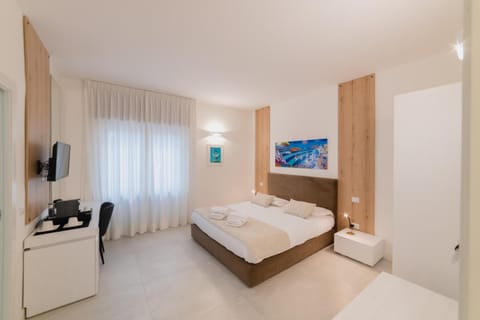 TV and multimedia, Photo of the whole room, Bedroom, towels