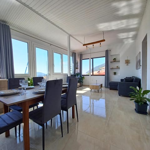 Living room, Seating area, Dining area