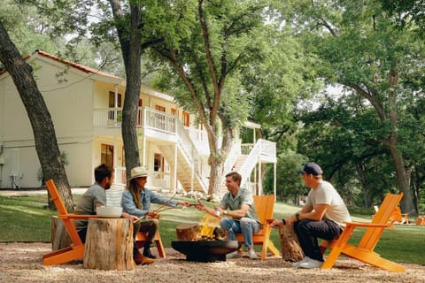Property building, Day, Natural landscape, Seating area, group of guests