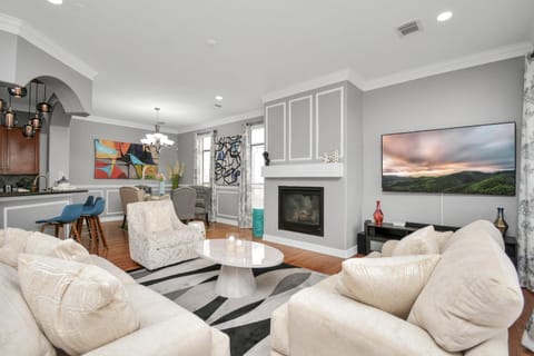 TV and multimedia, Living room, Seating area, Evening entertainment, flat iron