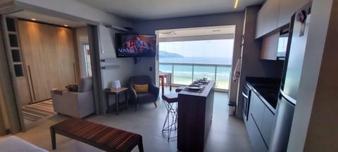 Kitchen or kitchenette, Dining area, Sea view