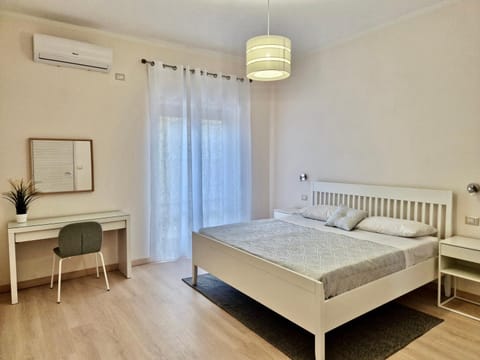 Bed, Balcony/Terrace, Balcony/Terrace, Bedroom, air conditioner, air conditioner