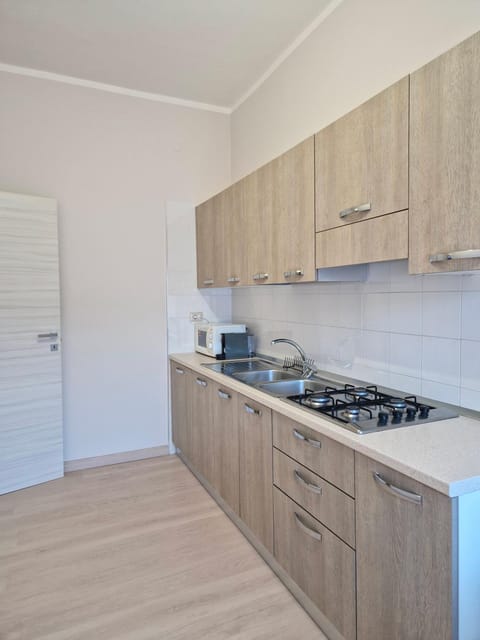 Kitchen or kitchenette, minibar, kitchen