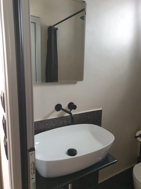 Tiny studio 2 min walking distance from the port Apartment in Volos