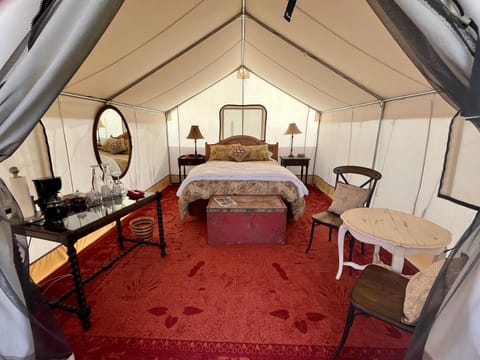 Facade/entrance, Bed, Seating area, Bedroom