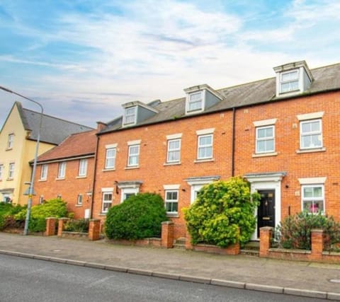 Ipswich-Luxury-Self Catering-Town Centre-Parking Apartment in Ipswich
