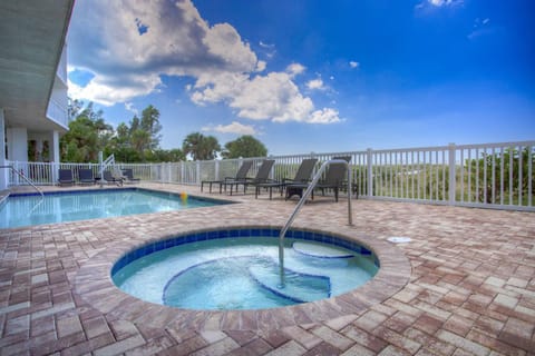 405W - Oceana at Treasure Island House in Treasure Island