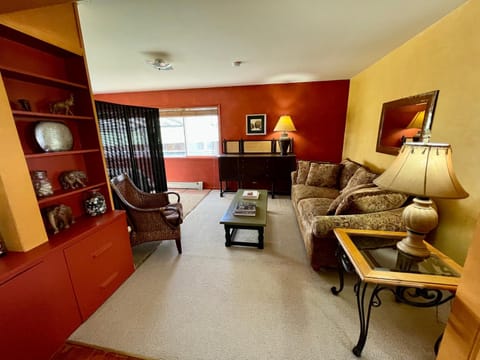 Living room, Garden view