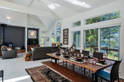 Seven pines House in Dunes City