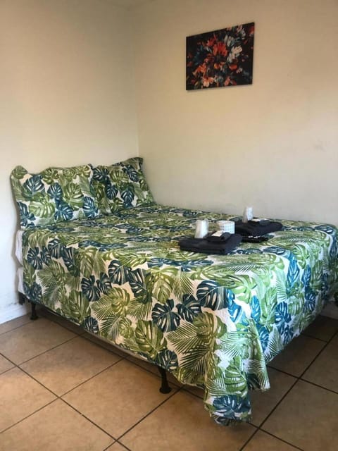 Crown Inn & Suites Apartment hotel in Casa De Oro-Mount