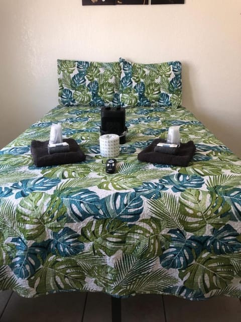 Crown Inn & Suites Apartment hotel in Casa De Oro-Mount