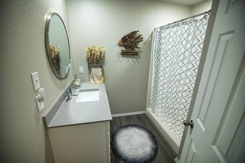 Bristow Blue - Lake front with Boat Ramp Access!! House in Eufaula