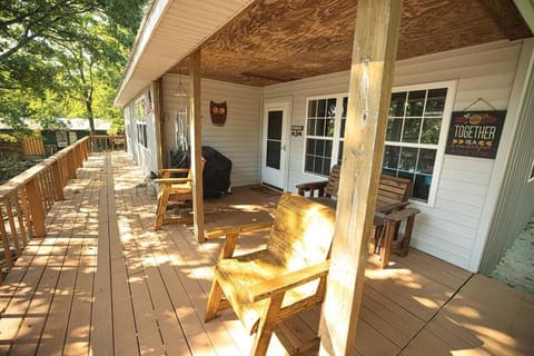 Bristow Blue - Lake front with Boat Ramp Access!! House in Eufaula