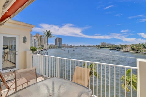 Property building, Natural landscape, View (from property/room), Balcony/Terrace, Sea view