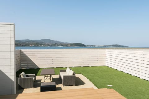 Day, Natural landscape, Garden, Sea view