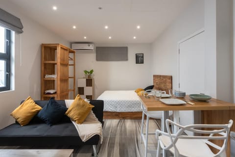 Photo of the whole room, Dining area, Bedroom