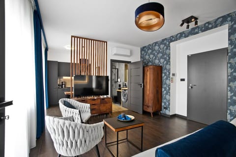 Kitchen or kitchenette, Living room, Seating area