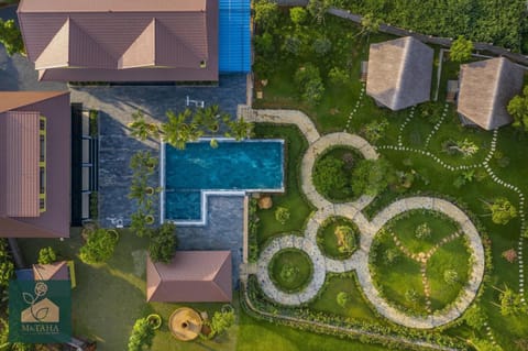 Natural landscape, Bird's eye view, Pool view, Swimming pool