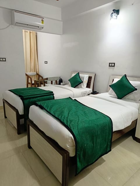 Bed, Photo of the whole room, Bedroom, Bedroom, wardrobe, air conditioner