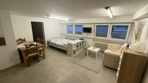 Bed, TV and multimedia, Living room, Photo of the whole room, Seating area, Dining area, Bedroom