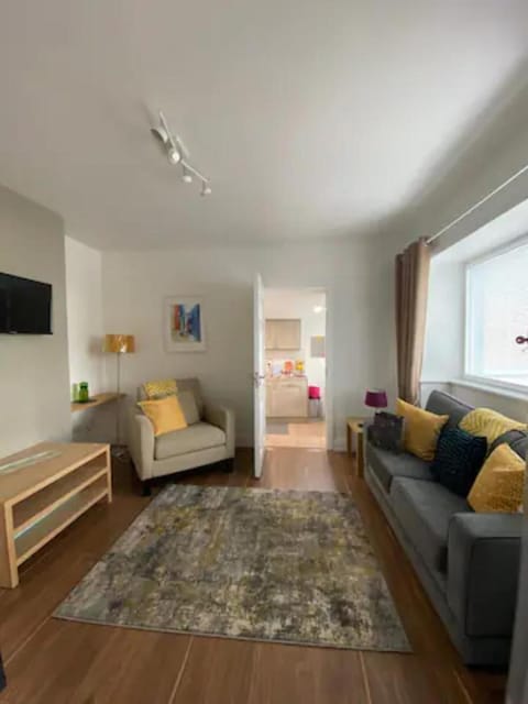 Location, Location! Gorgeous 1 Bed Apt- Killarney Apartment in Killarney