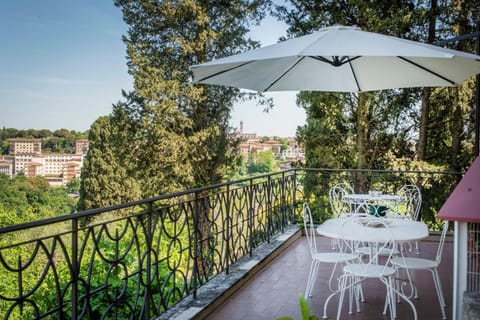 Patio, Garden, View (from property/room), Balcony/Terrace, Dining area, Garden view
