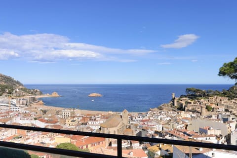 City view, Sea view