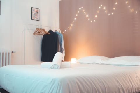 La Magie des numéros T3, proche Halles Apartment in Saint-Cyr-sur-Loire