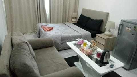 Abu Dhabi Centre - Unique Room Hostel in Abu Dhabi