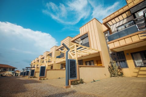 Property building, Neighbourhood